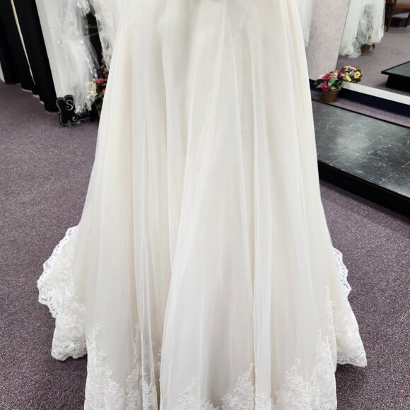 Demetrios 1479 Size 10 Ivory/Champagne Tulle/Lace Ballgown Bridal/Wedding Gown - Picture 3 of 8